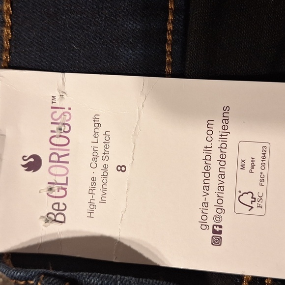 q Womens Blue Stretch Deim Capris Size 8. NWT - Picture 4 of 9